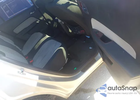 2011 Chevrolet Equinox Ls z USA, uszkodzony, nr VIN 2GNALBEC9B1195038